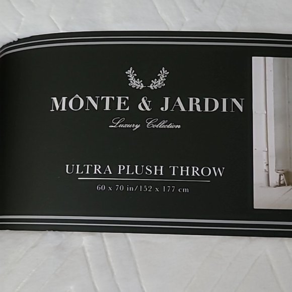 NWT Monte & Jardin Luxury Collection Ultra Plush Throw 60×70 Blanket - Picture 2 of 14